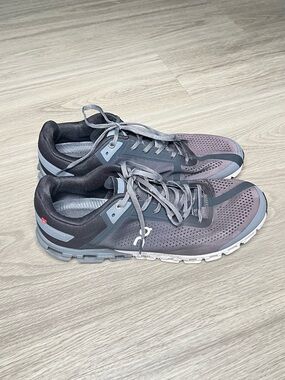 On cloud athletic Men’s running shoes size 11 cloudtech Fair Condition Outdoor